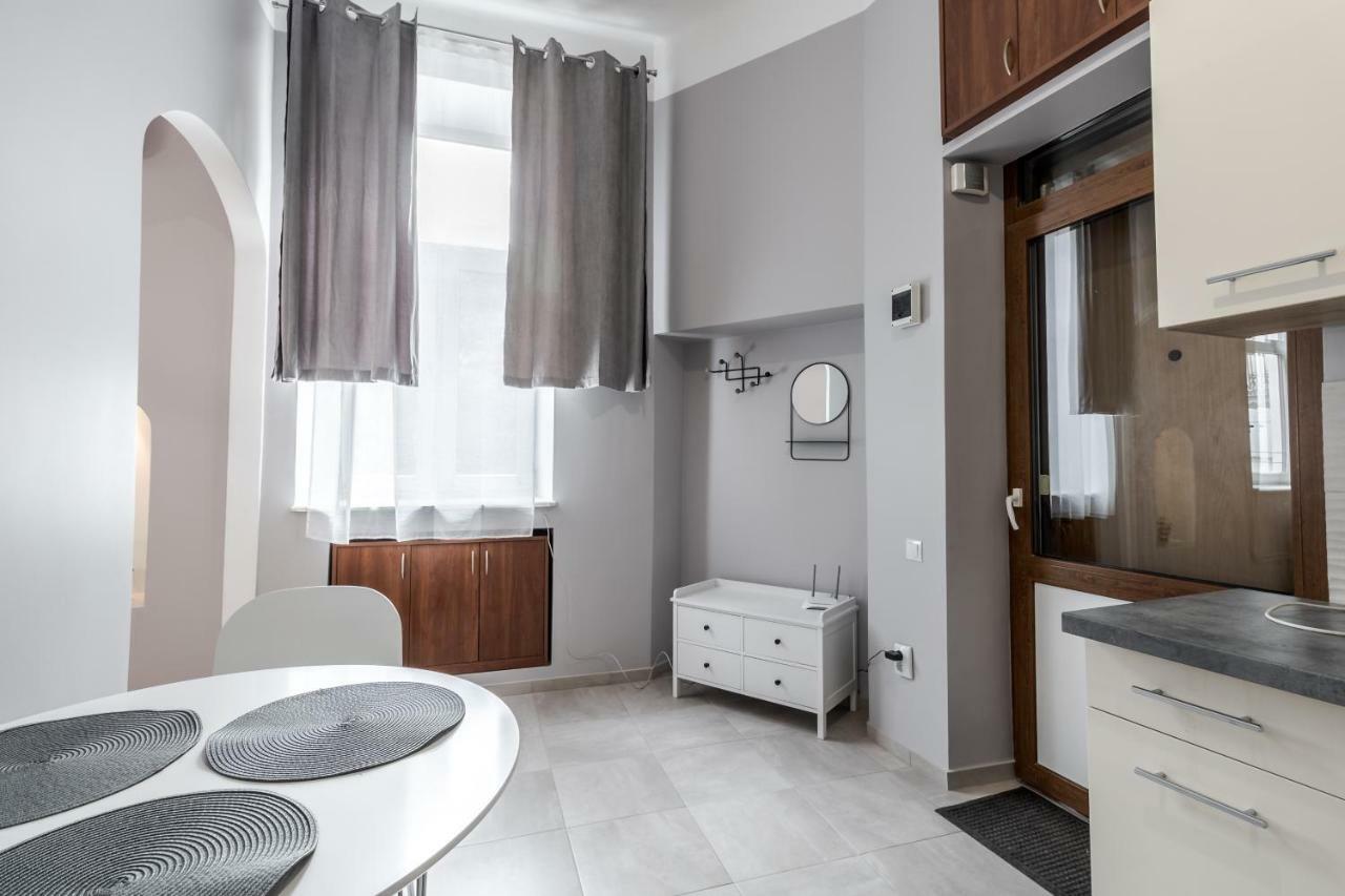 Midwheel Apartment 9 Lviv Exterior photo