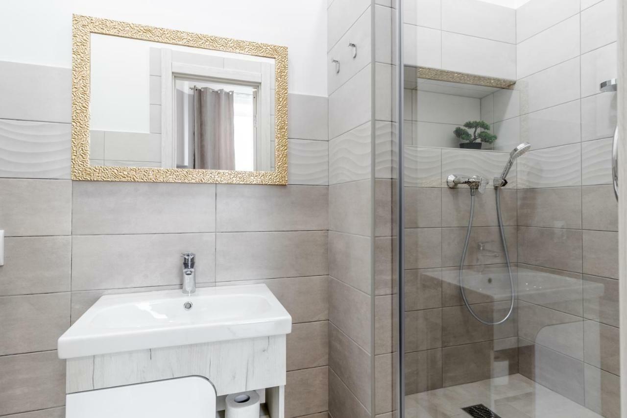 Midwheel Apartment 9 Lviv Exterior photo