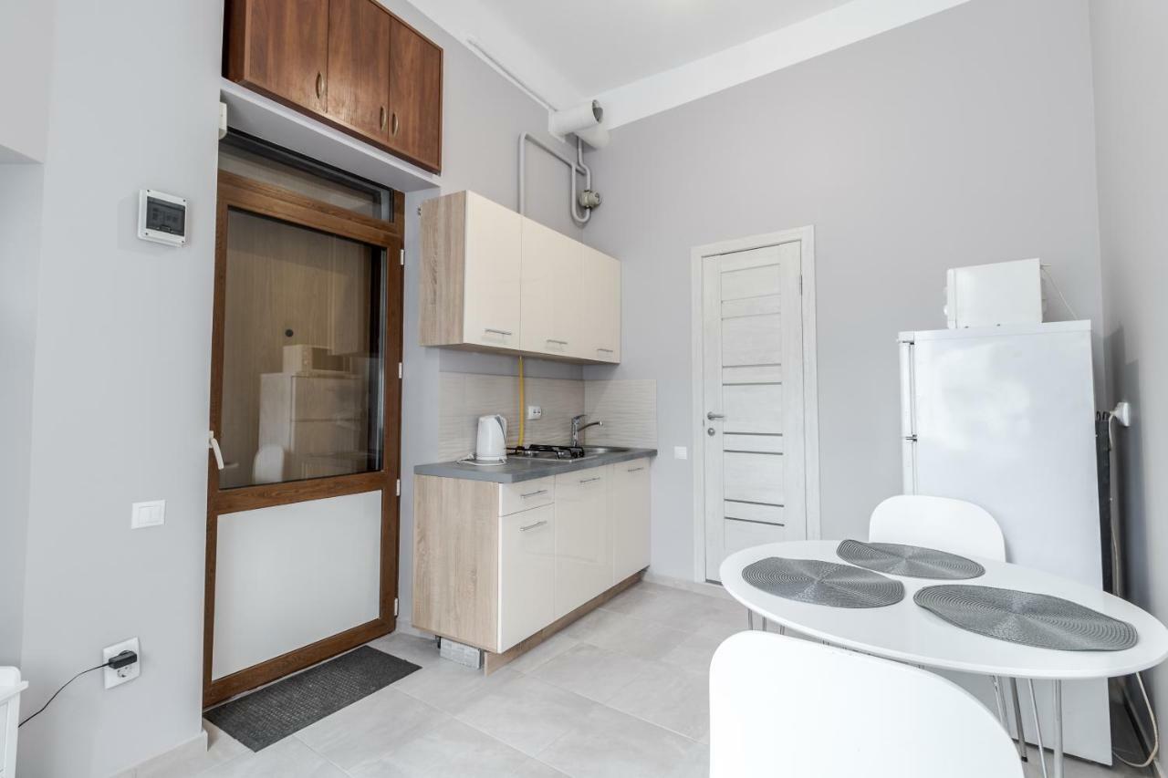 Midwheel Apartment 9 Lviv Exterior photo