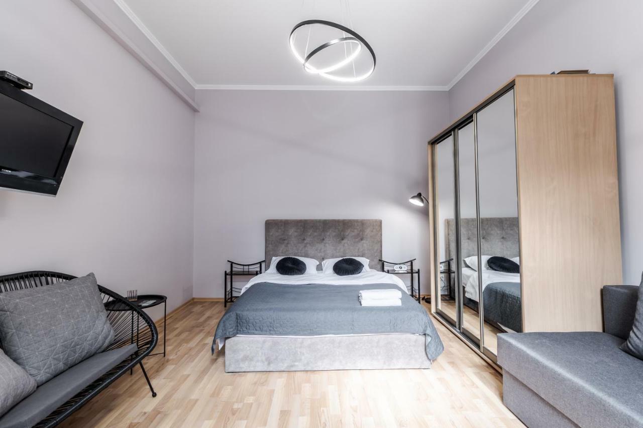 Midwheel Apartment 9 Lviv Exterior photo